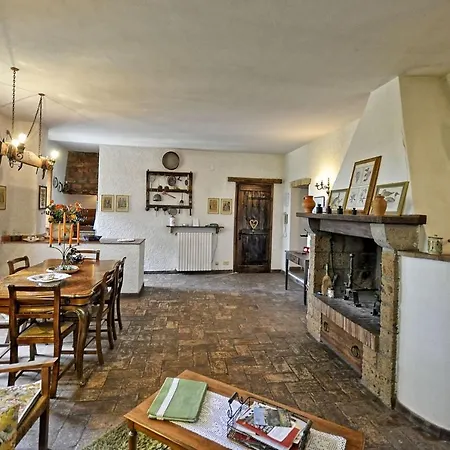 Sleeps 5 *